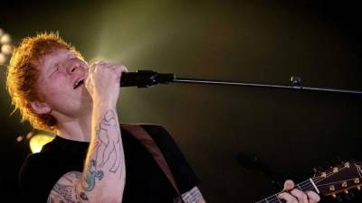 Horas después de que Sheeran se pronunciara en redes sociales sobre la exclusión de Macklemore y atribuyera la decisión a los promotores de la gira, los artistas irlandeses Aaron Rowe y Beoga, la banda danesa Lukas Graham y el productor y músico Finneas anunciaron en Instagram que abandonaban el tour.