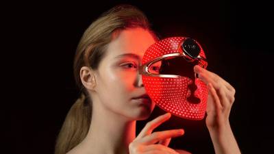 Hace años, las máscaras led eran una herramienta exclusiva de clínicas.