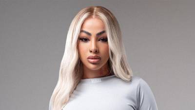 La artista urbana dominicana Jorgina Guillermo Díaz, conocida mundialmente como Yailin “La Más Viral”, vivió uno de los momentos más significativos de su vida personal y espiritual al inaugurar formalmente la iglesia que había prometido construir como muestra de agradecimiento a Dios.