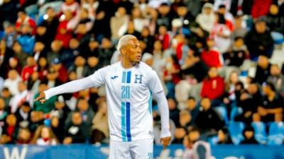 Después de varios meses de incertidumbre tras su salida del Al-Najma de Arabia Saudita, el mediocampista hondureño Deybi Flores finalmente definió su futuro.