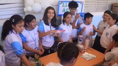 Estudiantes de todos los grados académicos de la Escuela María Mazzarello llevaron a cabo la Feria de la Ciencia 2026, una actividad que fortalece el aprendizaje práctico y el desarrollo integral.