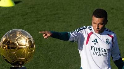 Kylian Mbappé habría recibido en las últimas horas una noticia determinante sobre sus aspiraciones de conquistar el Balón de Oro, el galardón individual más prestigioso del fútbol mundial.
