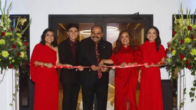 La familia Palada Barahona realizó el corte de la cinta de inauguración del nuevo y moderno complejo industrial ubicado en el sector noreste de San Pedro Sula.