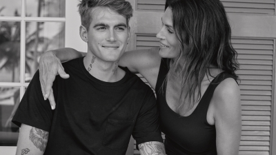 La supermodelo Cindy Crawford no solo marcó una era en la moda, también transmitió su legado a sus hijos. Presley Gerber y su hija Kaia Gerber.