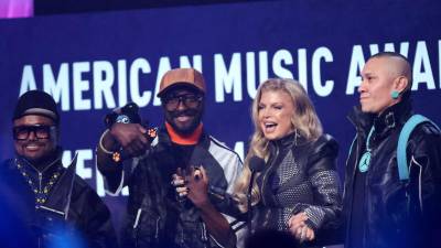 Black Eyed Peas junto a Fergie.
