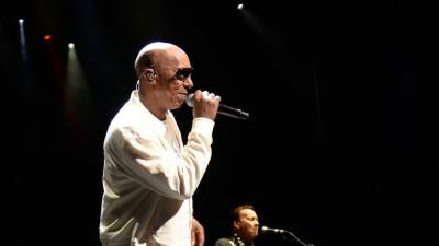 La trayectoria de UB40 ha estado marcada no solo por su impacto musical global, sino también por el reconocimiento de la industria a través de importantes nominaciones en premios internacionales. A lo largo de su carrera, la agrupación ha consolidado su lugar como uno de los referentes del reggae-pop a nivel mundial.