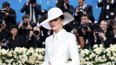 La Met Gala 2026 no solo destaca por su lista de invitados, sino también por las notables ausencias de varias celebridades, algunas por decisión propia y otras por circunstancias personales o profesionales.