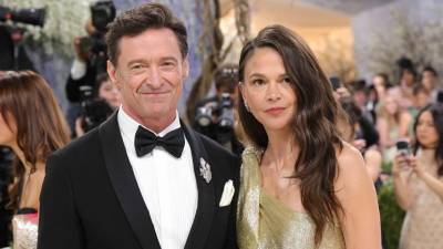 Hugh Jackman y Deborra-lee Furness anunciaron su separación en 2023 e insistieron en que se trataba de un proceso amistoso. Sin embargo, la posterior relación del actor con Sutton Foster, estrella de Broadway, confirmada meses después no fue recibida con agrado por parte de los fans del actor y medio artístico.
