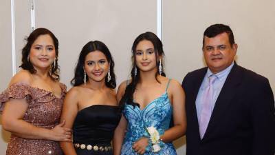 Yadira Deras, Déborah, Karla y Juan Carlos Bonilla