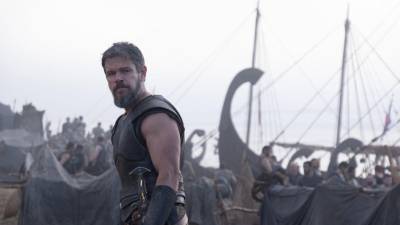 'La Odisea', una película de lo más aventurera que narra el peligroso viaje de Odiseo de regreso a su reino tras la guerra de Troya, busca reflexionar sobre las secuelas de un conflicto armado y el verdadero significado del hogar, dijo su creador, Christopher Nolan, en una entrevista con EFE.