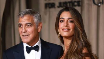El actor estadounidense George Clooney, de 64 años, dice adiós a sus días de galán en la gran pantalla. Según el pacto que afirma haber alcanzado con su mujer, la abogada libanesa Amal Clooney, no planea besar más a ninguna actriz en sus películas.