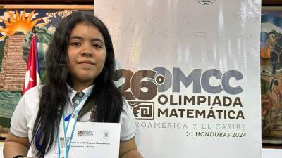 Emily Acosta en las olimpiadas centroamericanas de matemáticas.