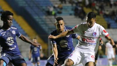 José Mario Pinto marcó en el clásico Motagua vs Olimpia que se disputó ante poca asistencia de aficionados.