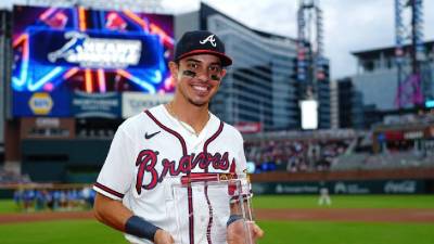 Mauricio Dubón se mantiene entre los peloteros más destacados por su capacidad para defender el terreno de juego y tendrá una nueva oportunidad de conquistar un galardón.