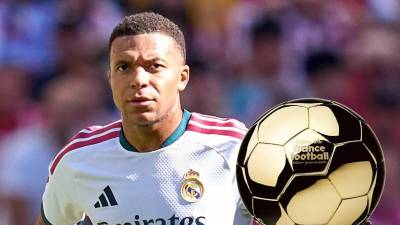 Kylian Mbappé está en el ojo del huracán por su compaña para el Balón de Oro y en Francia lanzan duras acusaciones contra el delantero del Real Madrid por su obsesión por el ganar el premio al mejor futbolista del mundo. Sería una farsa.