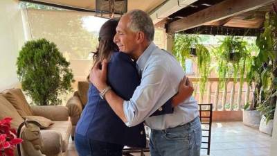 El exalcalde y candidato a la presidencia de Honduras por el Partido Nacional, Nasry Juan Asfura, explicó recientemente los motivos detrás del abrazo que protagonizó con la presidenta Xiomara Castro tras su victoria electoral en el año 2021.