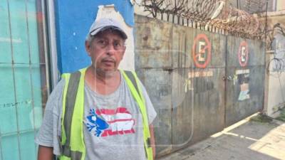 Sumergido en el dolor físico y la vulnerabilidad de la calle, el locutor Nahún Palacios expresó la profunda angustia que enfrenta a diario: Yo le pido a Dios que para estar viviendo esta vida, mejor me lleve, confesó a diario LA PRENSA entre lágrimas.