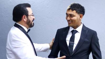 El tiktoker hondureño, Supremo, recibió el año 2026 acompañado de su madre, y en la Iglesia de Cristo Ebenezer, en San Pedro Sula. El famoso creador de contenido también expresó su profunda admiración por el líder de esta congregación, el pastor guatemalteco, y ya nacionalizado como hondureño, Germán Ponce.