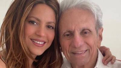 William Mebarak Chadid, padre de Shakira, de 94 años, ha enfrentado múltiples problemas de salud en los últimos años, incluyendo hidrocefalia, neumonía, Alzheimer y recientemente una isquemia que lo llevó a cuidados intensivos en Barranquilla. Aunque su estado generó gran preocupación, los médicos confirmaron una evolución favorable.