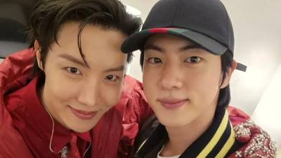 Medios coreanos han confirmado que Jin y J-Hope, integrantes del grupo BTS, se encuentran nuevamente en instalaciones militares para cumplir con el entrenamiento de reforzamiento que corresponde a los reservistas del ejército surcoreano. Aunque ambos ya concluyeron su servicio obligatorio, la normativa nacional exige que los exsoldados regresen periódicamente para mantener sus habilidades básicas.