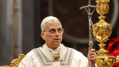 El papa León XIV preside la misa de Año Nuevo en la basílica de San Pedro el 1 de enero de 2026.