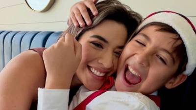 La presentadora Carolina Lanza siempre expone su amor infinito hacia su hijo Thiago Fuentes, con quien recientemente publicó unas fotografías que han llenado de ternura su perfil de Instagram.