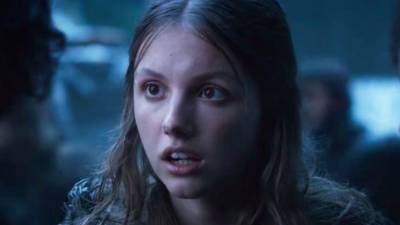 Hannah Murray, reconocida por sus papeles en “Skins” y “Game of Thrones, sorprendió al revelar públicamente la crisis psicótica que sufrió tras involucrarse en una organización de bienestar con características sectarias