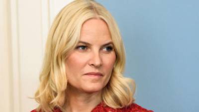 Marius Borg Høiby inició este martes un juicio por agresiones mientras la princesa Mette-Marit sufre rechazo tras revelarse su amistad con Jeffrey Epstein.