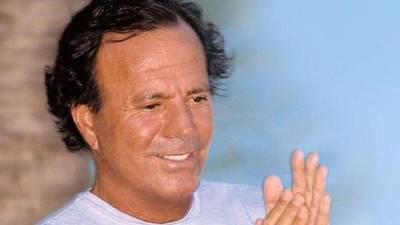 Los hechos que se le acusan habrían ocurrido en las casas que posee en Las Bahamas y España. Una de las mujeres era empleada del hogar y la otra fisioterapeuta.