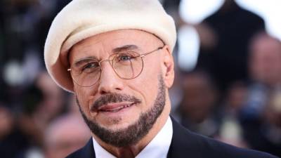 El Festival de Cannes entregó este viernes, por sorpresa, una Palma de Oro honorífica a John Travolta, quien aseguró, visiblemente emocionado, que el reconocimiento representa para él “más que un Óscar”.“No puedo creerlo. Me dijiste que sería una noche especial, pero no sabía que sería esto”, expresó el actor al delegado general del Festival de Cannes, Thierry Frémaux, encargado de entregarle el galardón.