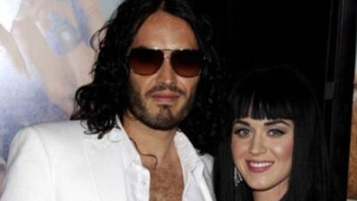 La fiscalía británica calificó el miércoles al humorista y actor Russell Brand de «depredador sexual despiadado, calculador y manipulador» al arrancar el juicio en su contra por presuntos delitos sexuales cometidos contra seis mujeres entre 1999 y 2009, que él niega.