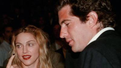 Cuando le preguntaron recientemente quién había sido su mejor amante, Madonna dijo que solo estaba preparada para nombrar a los fallecidos. Pero de entre todos sus exnovios, eligió a John F. Kennedy Jr.