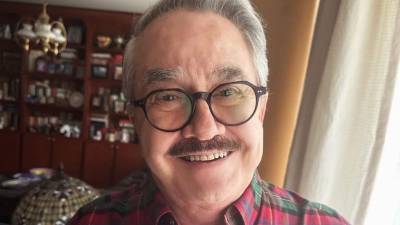 La controversia desatada por las declaraciones de Pedro Sola sobre los perros comienza a tener consecuencias comerciales. Varias reconocidas marcas anunciaron el retiro de su publicidad de Ventaneando, programa de TV Azteca en el que el conductor realizó los comentarios que provocaron una fuerte ola de críticas.