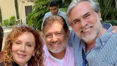 Ante la falta de oportunidades laborales en el campo de la actuación, Carlos Amador conoció en el diseño y la comercialización de calzado una alternativa para generar ingresos.