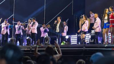 Dos músicos de una banda resultaron heridos durante un concierto, luego de que sujetos armados abrieran fuego contra la agrupación. El ataque estaría vinculado a amenazas y actos de extorsión que el grupo venía recibiendo desde hace varios meses. Esto es lo que se sabe...