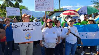 Los manifestantes exigen la construcción de un hospital propio del Seguro Social.