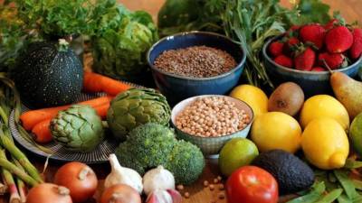 Los complementos alimenticios son productos destinados a ampliar la ingesta de nutrientes en la dieta normal.