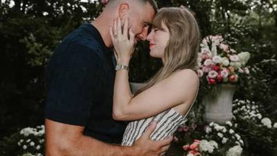 Estrellas del deporte, la música y el cine se dieron cita este viernes en el Madison Square Garden de Nueva York para asistir a la boda de la cantante Taylor Swift y el jugador de fútbol americano Travis Kelcen.