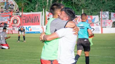 Luto en el fútbol de la Argentina tras la muerte de famoso entrenador.