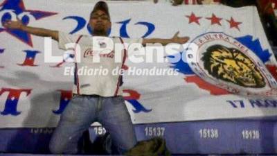 Más allá del semblante serio que mostraba al ser abogado, Yefri Alemán dejó su nombre plasmado en letras doradas en la barra del Olimpia.