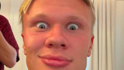 Erling Haaland ha estremecido las redes sociales con un impactante cambio de look que dejó a todos atónitos.