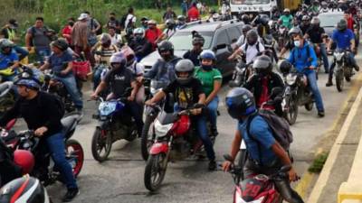 La restricción para que dos hombres circulen en una sola motocicleta se mantiene vigente en más de una veintena de municipios estratégicos distribuidos en diez departamentos de Honduras.