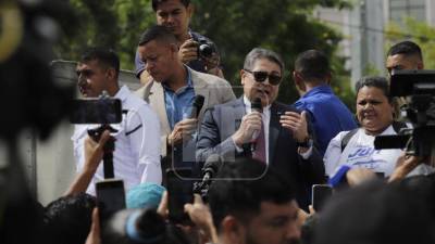 Previo a su ingreso a la <b>Corte Suprema de Justicia (CSJ)</b>, el expresidente <b>Juan Orlando Hernández</b> reiteró este lunes que los delitos de fraude y lavado de activos que se le atribuyen en el caso <b>Pandora II</b> no existen.