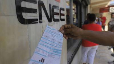De acuerdo con la Comisión Reguladora de Energía Eléctrica (Cree), el aumento responde a las actualizaciones de los costos reales del sistema de generación transmisión y distribución de energía.
