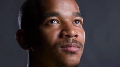 El mundo del futbol fue sacudido este sábado 11 de julio luego de que se diera a conocer la noticia sobre el fallecimiento de Jayden Adams, futbolista de 25 años que recién jugó el Mundial 2026 con la Selección de Sudáfrica.