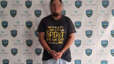 Un hombre de 31 años fue capturado en Baracoa, Cortés, por tener una orden judicial pendiente relacionada con un caso de asesinato.