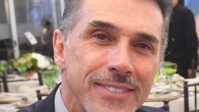 Sergio Mayer fue expulsado de Morena luego de solicitar licencia como diputado federal para participar en el reality show La Casa de los Famosos, una decisión que el partido consideró una falta grave por anteponer intereses personales y mediáticos a sus responsabilidades legislativas y principios partidarios.