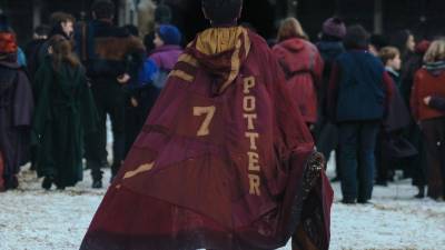 La nueva adaptación televisiva de Harry Potter comienza a tomar forma con la difusión de su primer adelanto oficial, una imagen que ha despertado gran expectativa entre los seguidores.