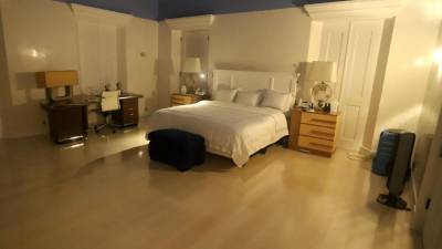 Los demócratas de la Cámara de Representantes de Estados Unidos publicaron este miércoles fotos y videos inéditos de la isla privada del pederasta Jeffrey Epstein en las Islas Vírgenes estadounidenses, epicentro de los abusos del magnate.