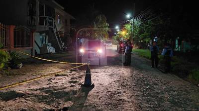 Al lugar llegaron agentes de la Policía Nacional para comenzar con las indagaciones.